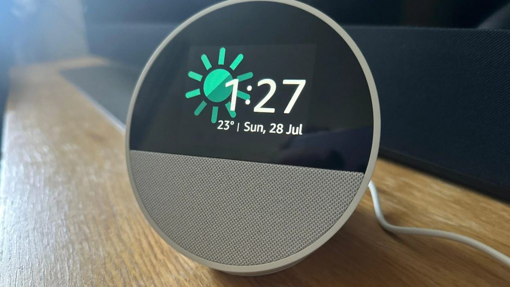 Testamos o novo e ousado gadget Alexa da Amazon