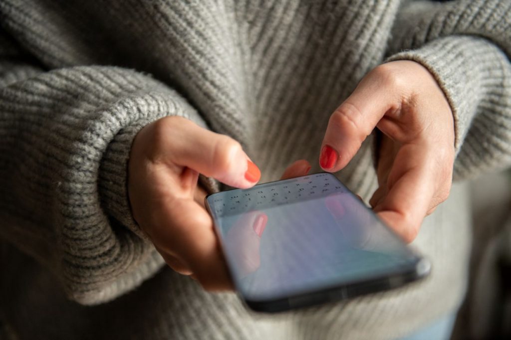 Namoro moderno distorcido por aplicativos e conteúdo online atrevido, resultados de pesquisa