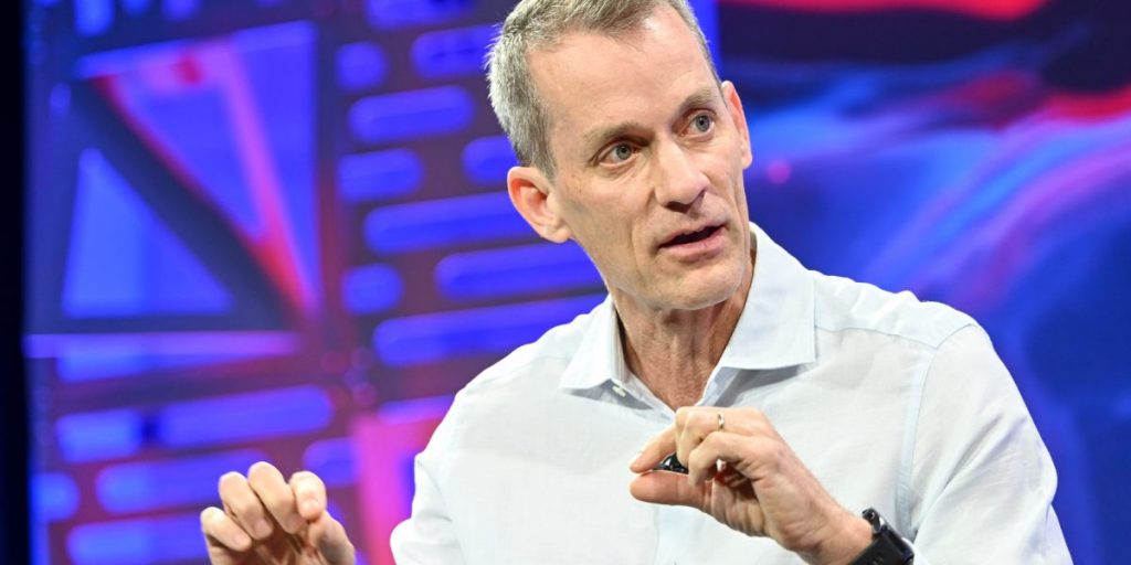 Cientista-chefe do Google, Jeff Dean: IA requer 'avanços algorítmicos', a maior parte do aumento nas emissões de data centers não se deve à IA