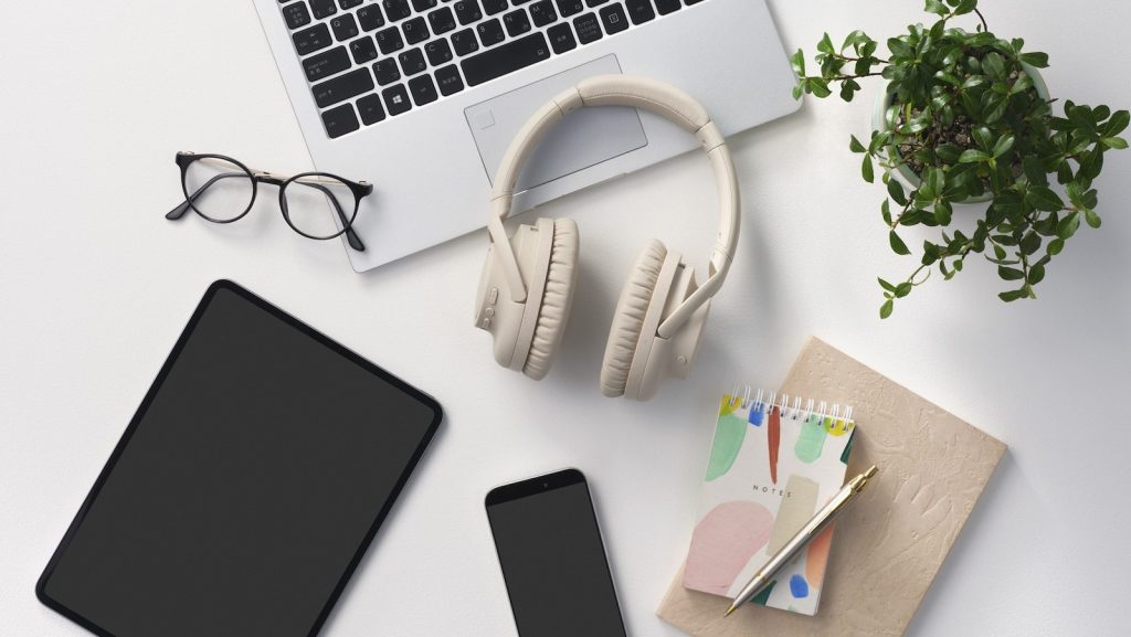 Fones de ouvido Audio-Technica ATH-S300BT da Gadget Flow