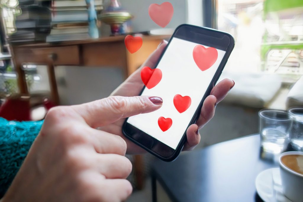 Aplicativos de namoro tornam mais difícil encontrar o amor verdadeiro