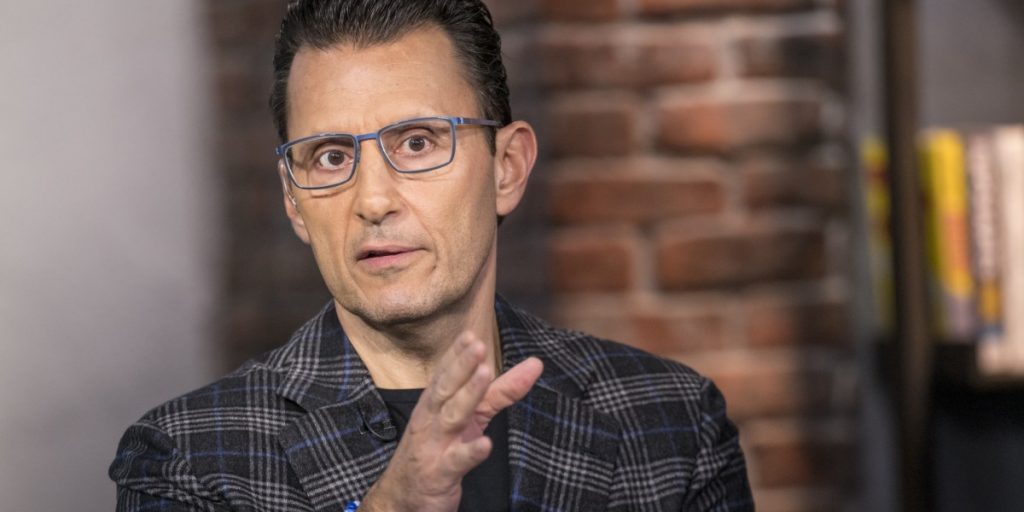 Demissões intuitivas: 1.800 vagas serão cortadas, mas a empresa afirma que aumentará o quadro de funcionários este ano