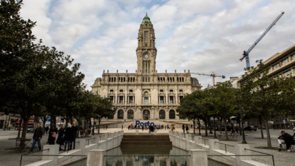 Câmara do Porto assina protocolo para aumentar número de creches e creches familiares