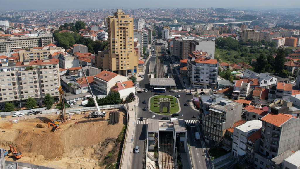 Bicicletas e autocarros partilham faixas exclusivas em Gaia