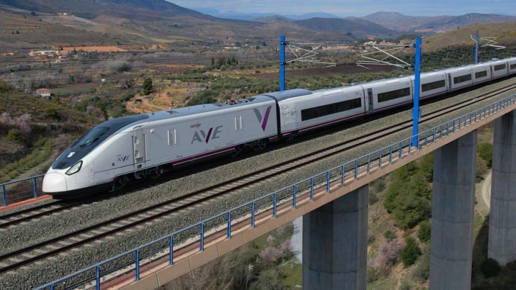 O norte e a Galiza esperam introduzir o TGV em 2032. “Não há desculpa para qualquer atraso.”