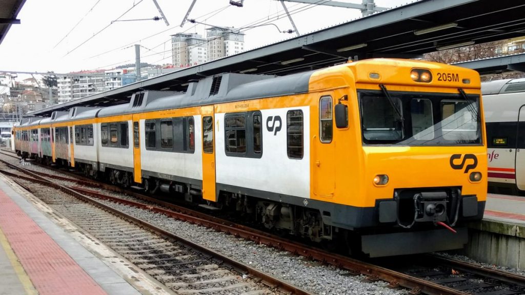 Norte de Portugal e Galiza pedem investimento urgente em comboios Celta ‘ultrapassados’