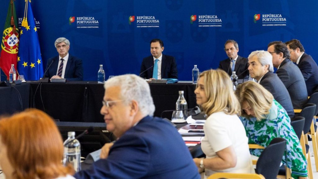 Governo aprova redução gradual da taxa de IRC até 15%