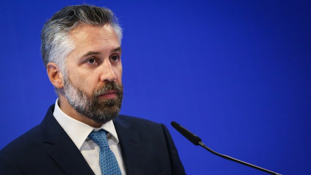 Pedro Nuno pede ao PS que deixe de pressionar o OE2025 e defenda o que é certo