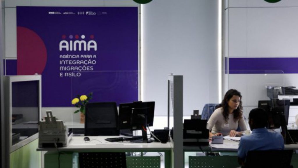 Podem ser contratadas até 300 pessoas para resolver os 400 mil casos pendentes na AIMA