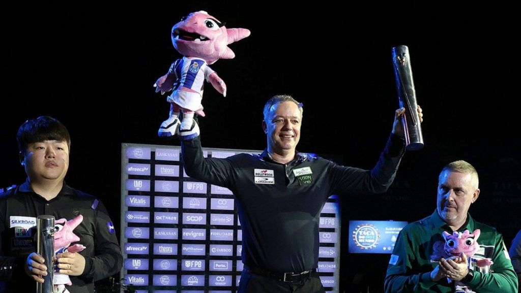 “É uma grande honra vencer segurando o símbolo do FC Porto.”