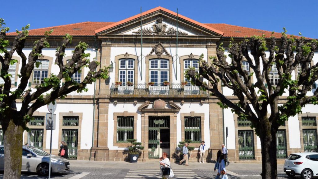 Câmaras de Penafiel e Paredes acusadas de má conduta contra trabalhadoras ‘É instabilidade total’