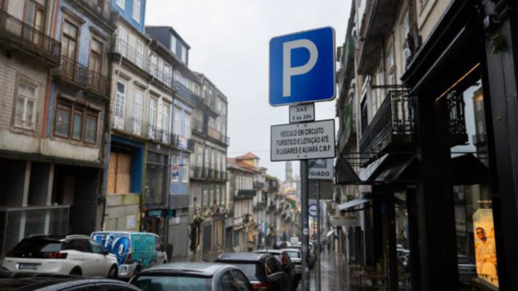Prefeitura de Moreira proíbe estacionamento de superfície e garante uso de parques que a prefeitura adquire em centros históricos