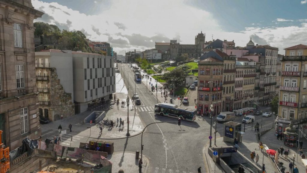 “Queremos que o Siza reveja e atualize o projeto da Avenida da Ponte.” Porto reabre discussões, pede mais habitação no centro da cidade.”