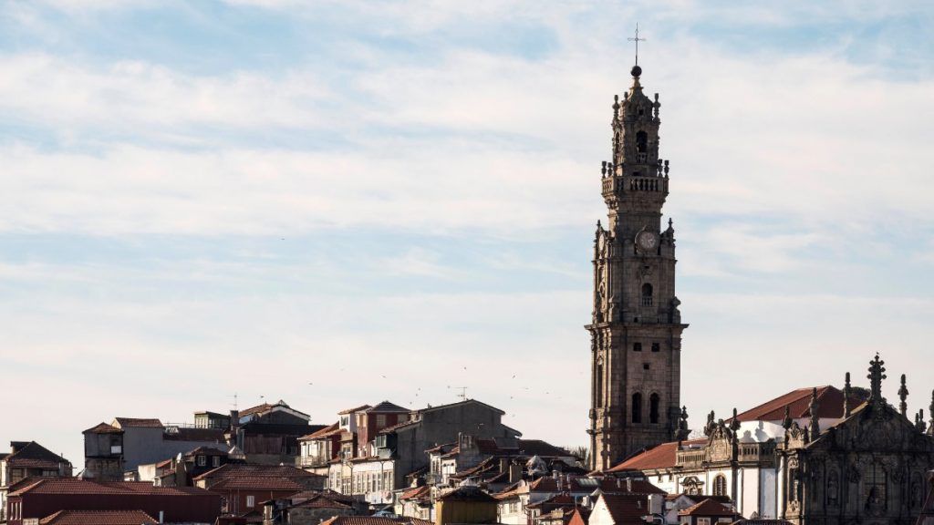 Igreja e torre dos Clérigos prontas para reconstrução