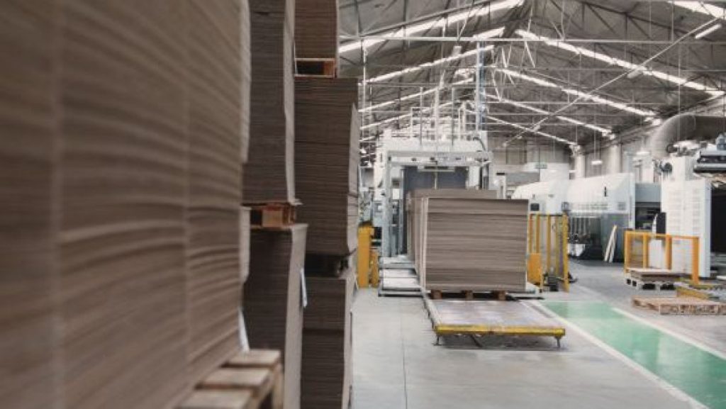 Uma grande empresa nacional de distribuição de jornais declara falência. Inapa tem armazém no Porto