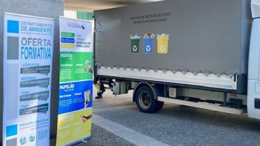 A “máquina que transforma lixo em dinheiro” já substituiu mais de 100 mil malas na Universidade Tecnológica de Viseu