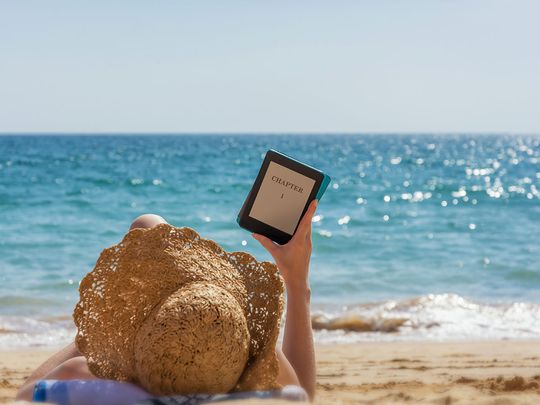 8 gadgets tecnológicos de tendência que transformarão sua experiência de viagem nos Emirados Árabes Unidos em 2024