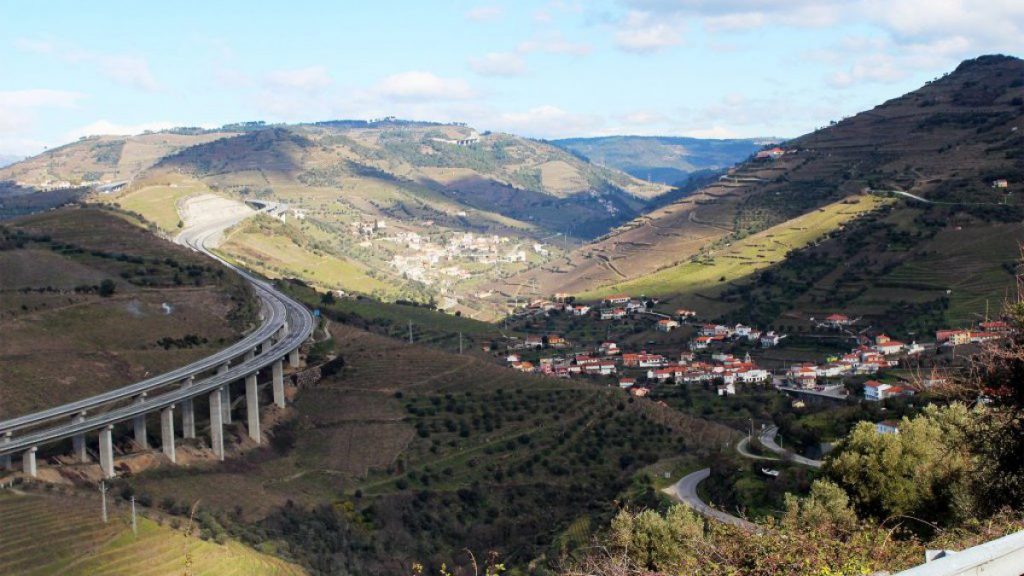 Vilarinho dos Freires lança concurso para gestão turística de três equipamentos junto ao Rio Douro