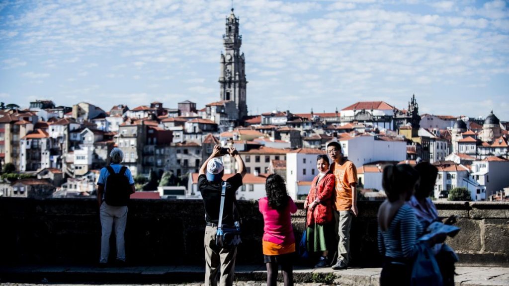 “Muito cauteloso”. Turistas espanhóis relatam assaltos e insegurança no Porto