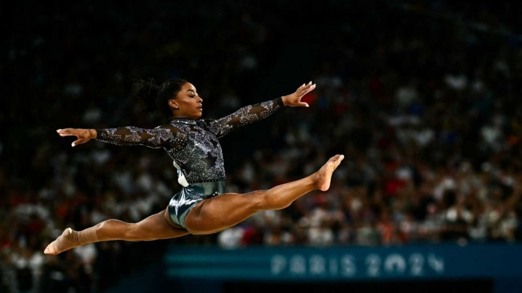 A lenda continua. Simone Biles vence final do salto e conquista terceira medalha de ouro em Paris