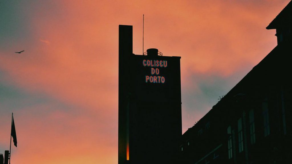 Com cobertura nova até final de agosto, nova obra já está no horizonte no Coliseu do Porto