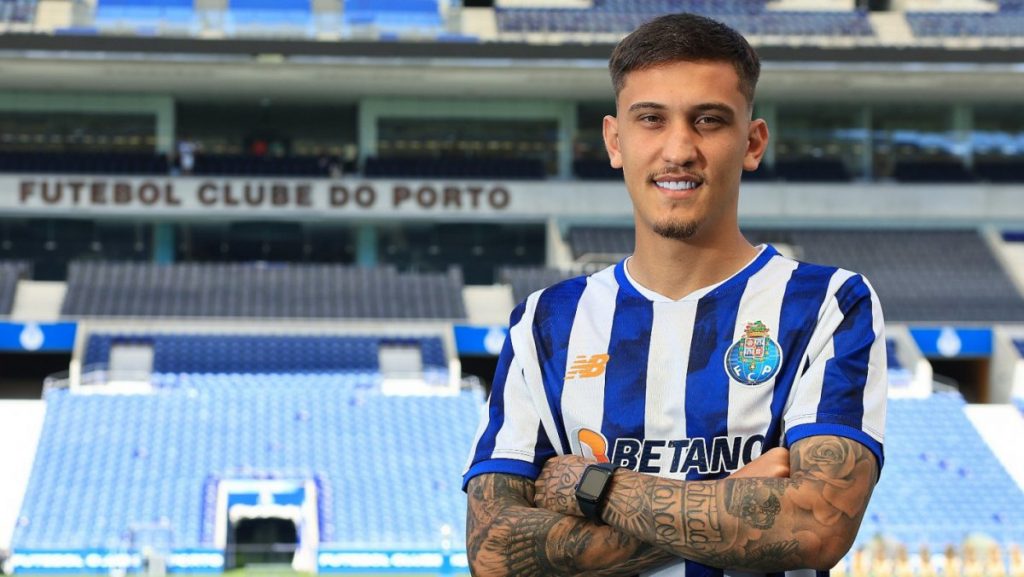 Felipe Silva reforça equipe B