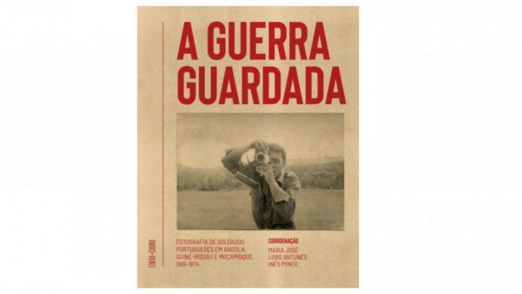 Fotos tiradas por soldados durante as guerras coloniais reveladas em livro meio século depois