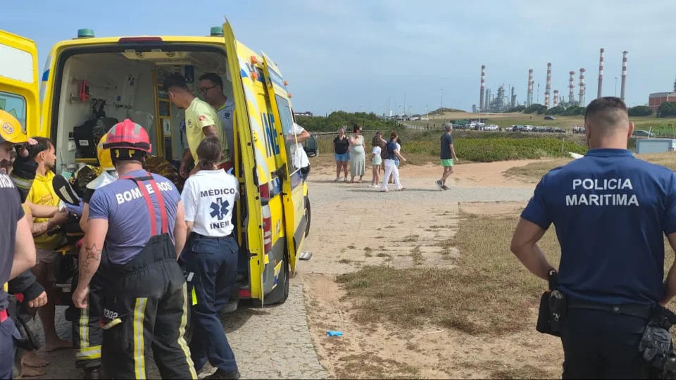 O homem sofre “várias fraturas” após o outono na zona rochosa em Matosinsinhos