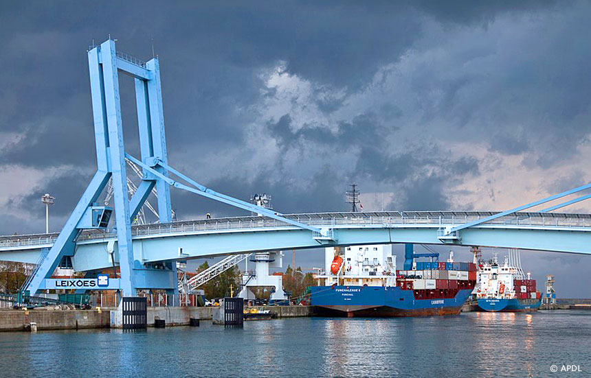 O DNA requer medidas urgentes após o adiamento de obras na ponte móvel